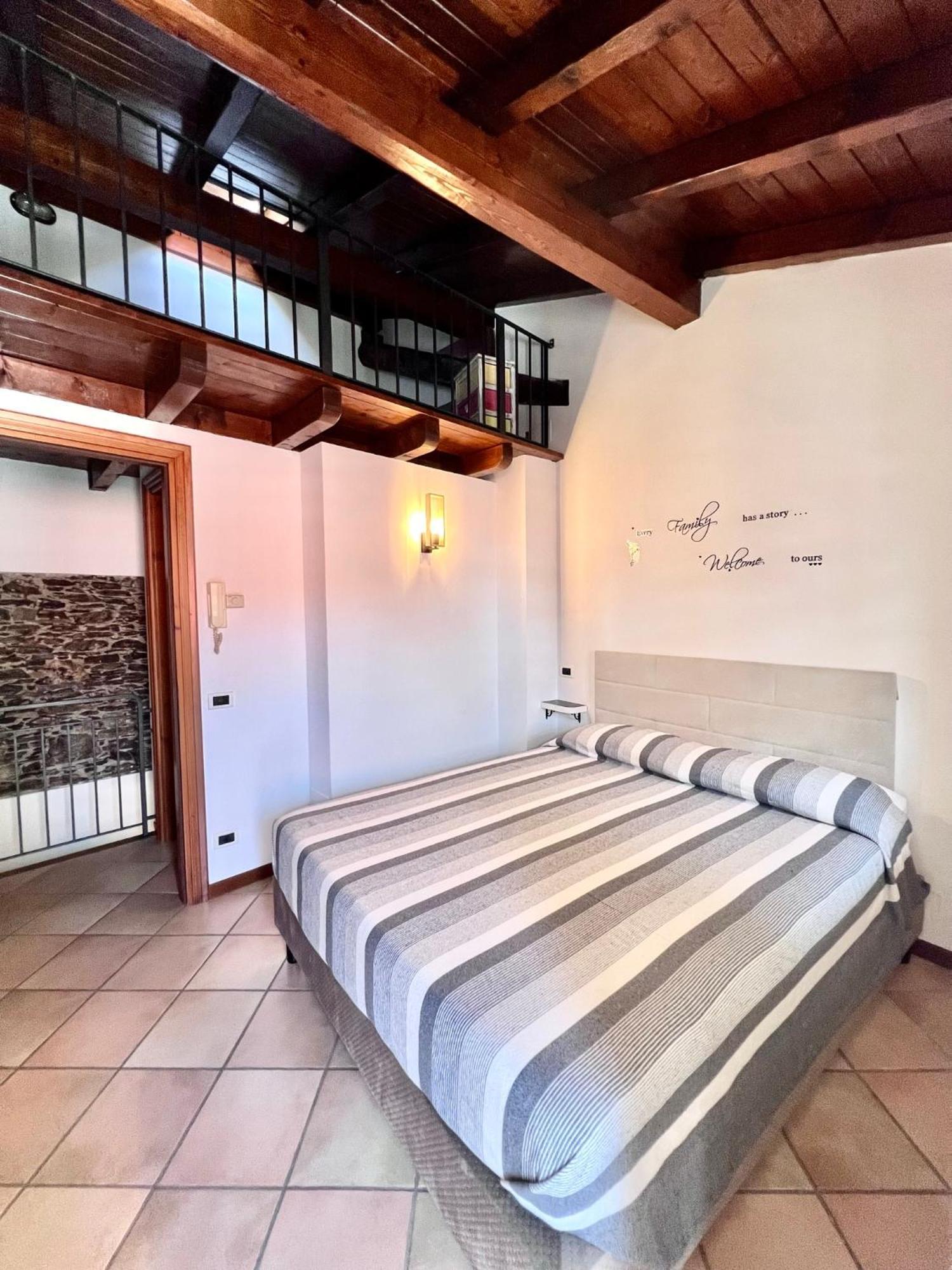 Vittoria Holiday House Stresa Bagian luar foto